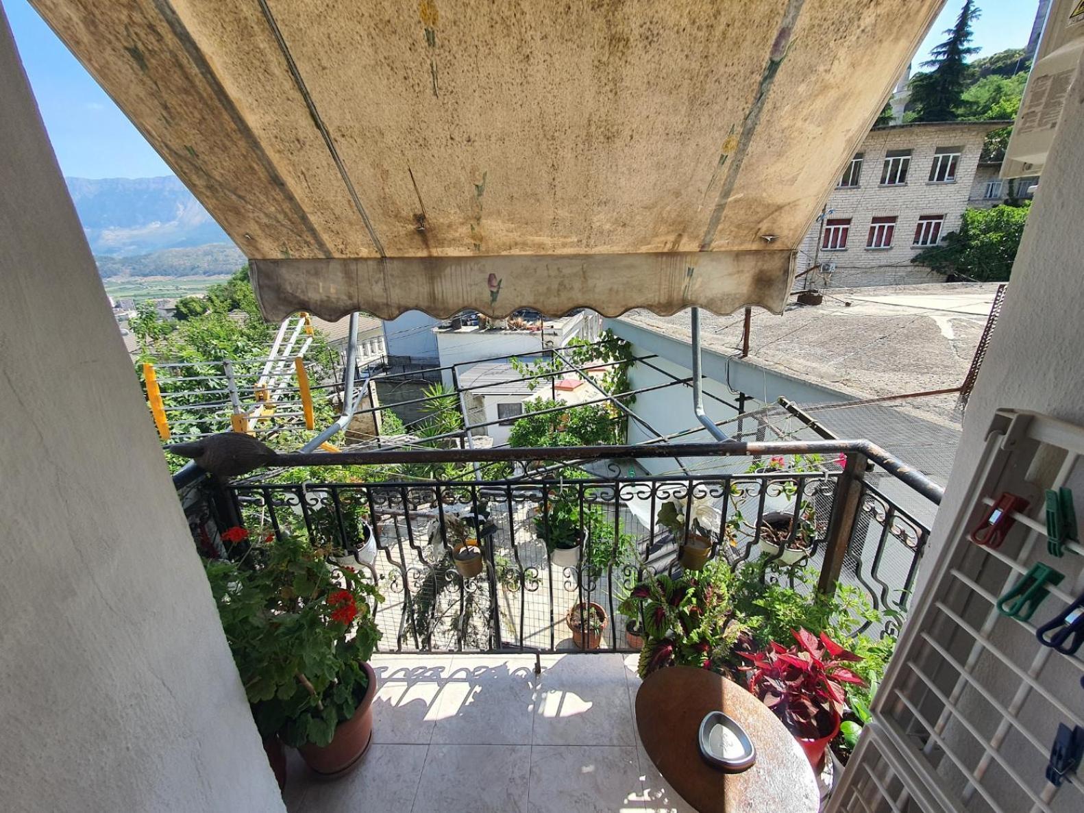 Hida Guest House Gjirokaster Bagian luar foto