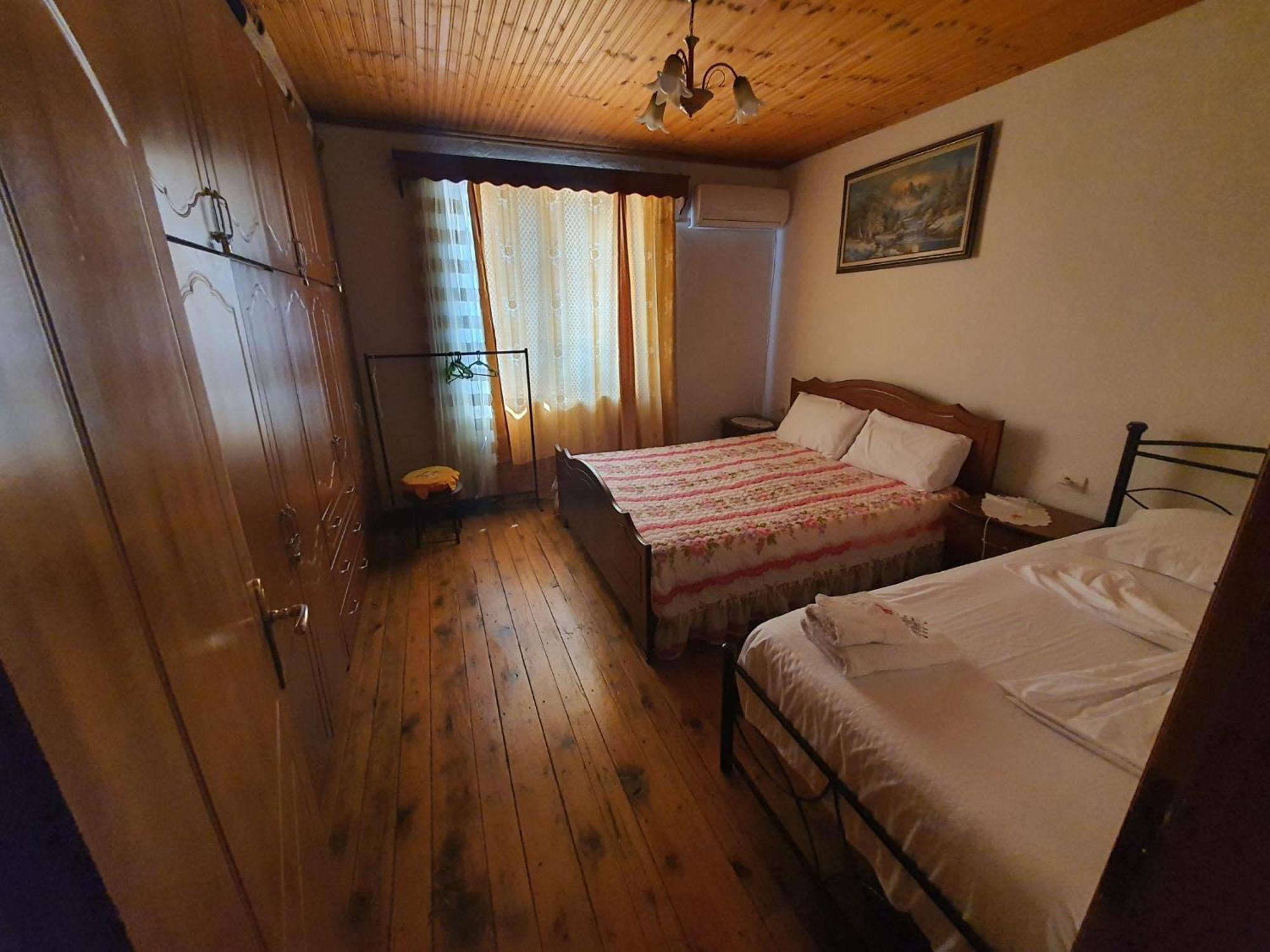 Hida Guest House Gjirokaster Bagian luar foto